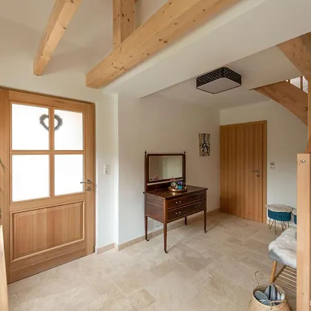 Flora - Your Austrian Daire Altaussee