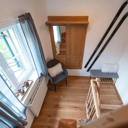 Flora - Your Austrian * Altaussee