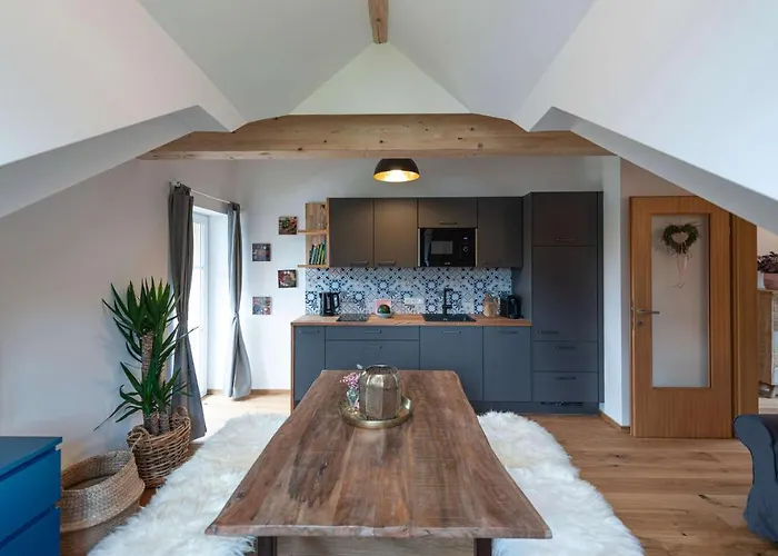 Flora - Your Austrian Apartament *