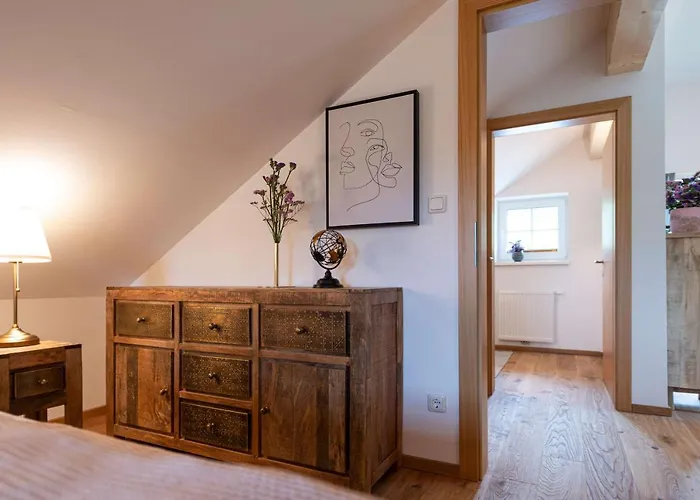 Flora - Your Austrian