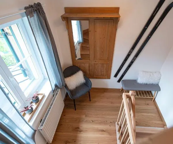 Flora - Your Austrian * Altaussee